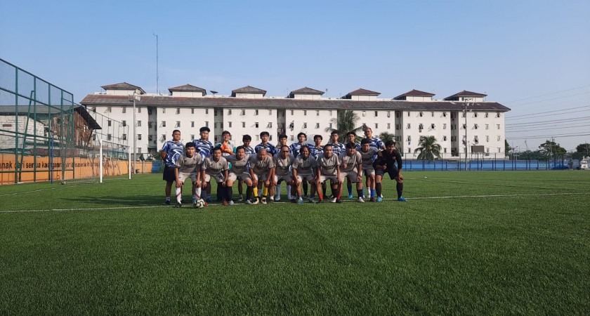 Berita: Kegiatan Sparing Ekstrakurikuler Sepak Bola - SMK Remaja Pluit