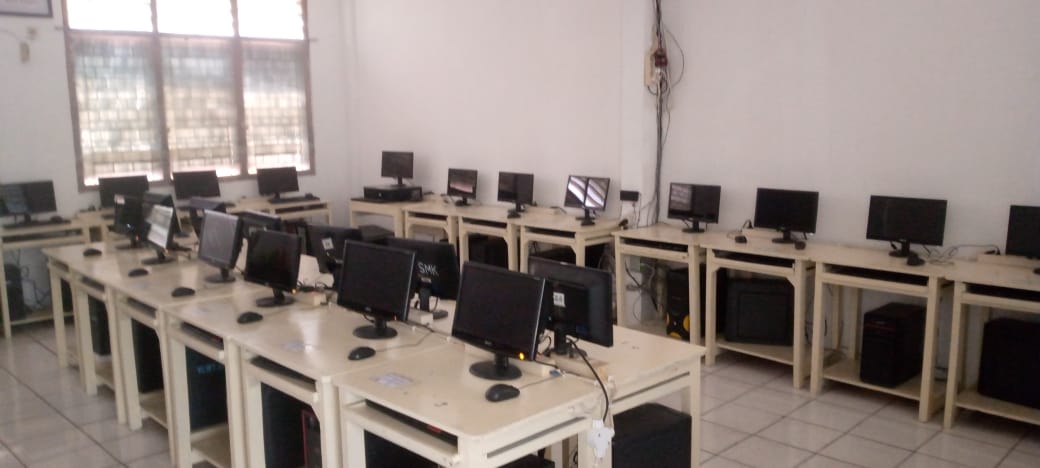 Fasilitas LAB KOMPUTER SMK Remaja Pluit